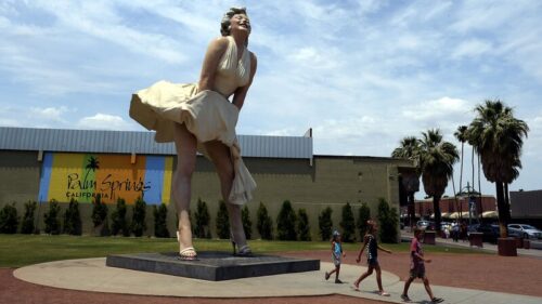 Marilyn Monroe statue in Palm Springs